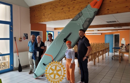 Remise de stand up paddles à Les Glénans Concarneau